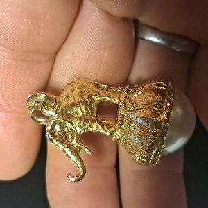 Vintage goldtone elephant pendant